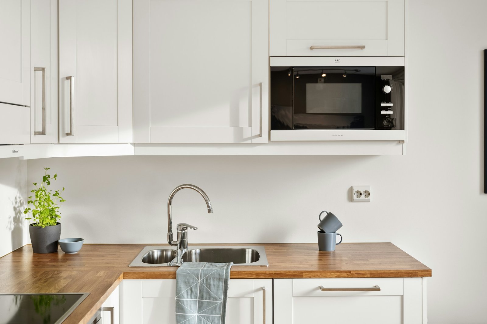 7 Space saving kitchen gadgets small countertops (2026 Guide)