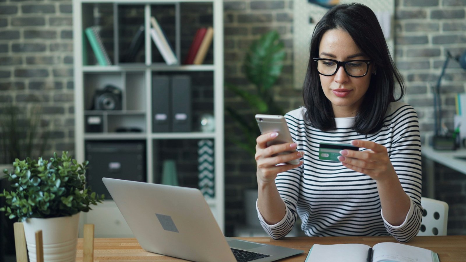 Credit Card Grace Periods & Insurance Benefits